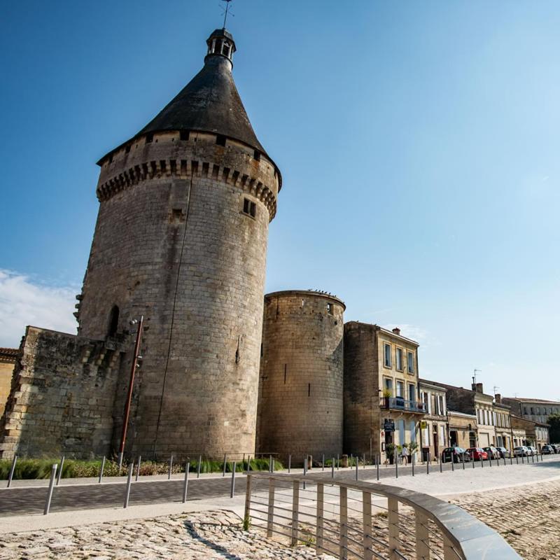 Logis Hotel De La Tour Libourne Exteriér fotografie