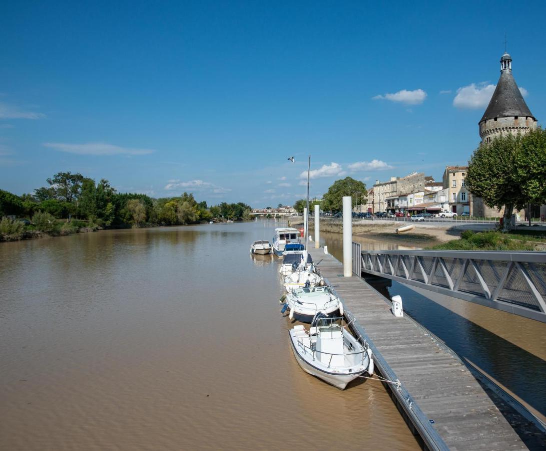 Logis Hotel De La Tour Libourne Exteriér fotografie