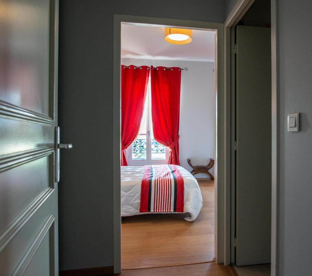 Logis Hotel De La Tour Libourne Exteriér fotografie