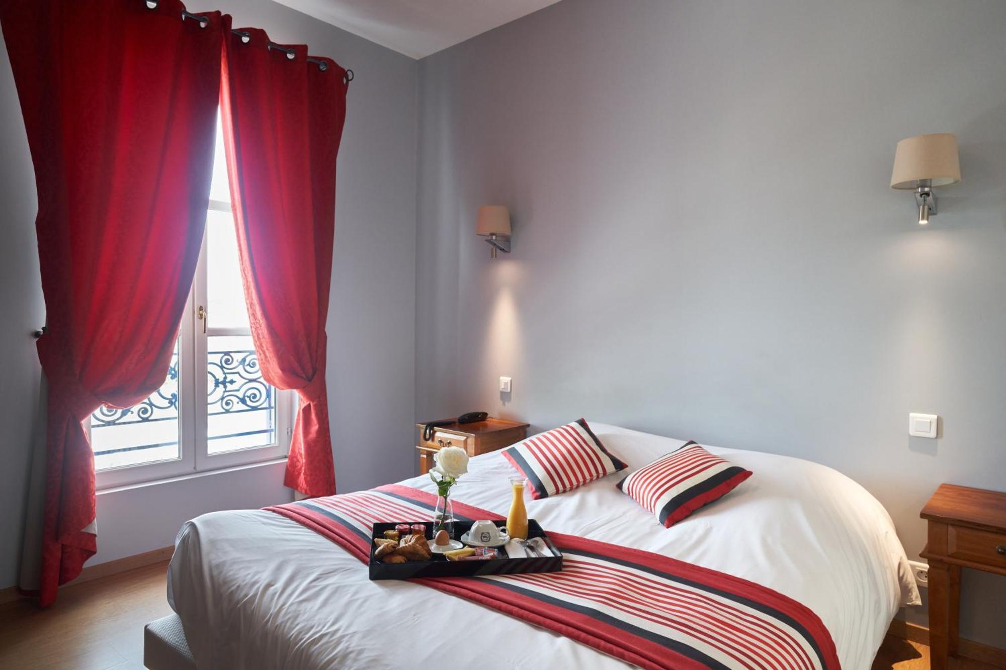 Logis Hotel De La Tour Libourne Exteriér fotografie