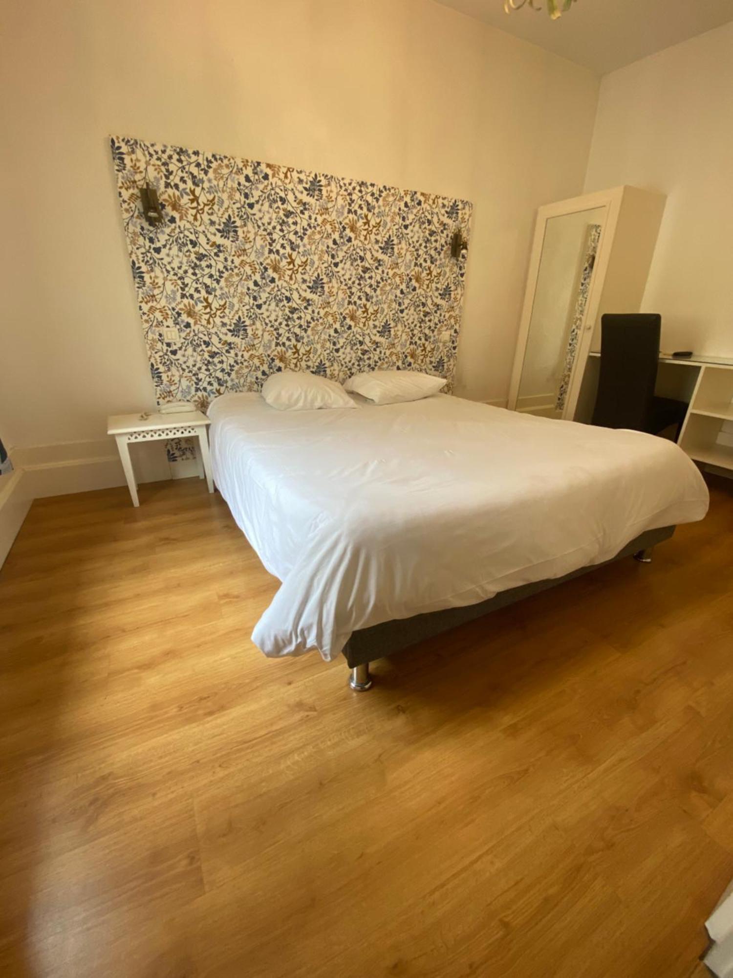 Logis Hotel De La Tour Libourne Exteriér fotografie